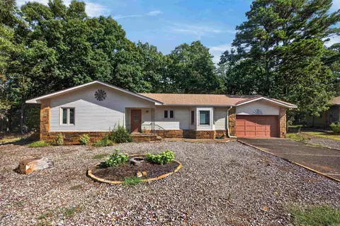 4 Avila Pl, Hot Springs Village, AR 71909