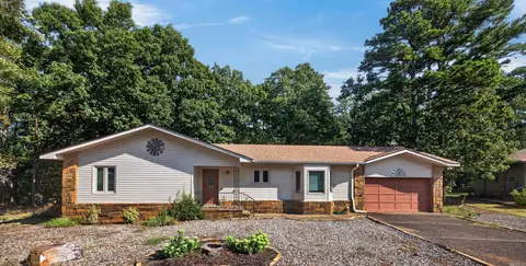 4 Avila Pl, Hot Springs Village, AR 71909