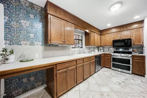Kitchen - 117 N Summit Dr, Cabot, AR 72023 photo 1 of 1