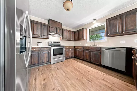 Kitchen - 2624 White Tail St, Benton, AR 72019 photo 1 of 2