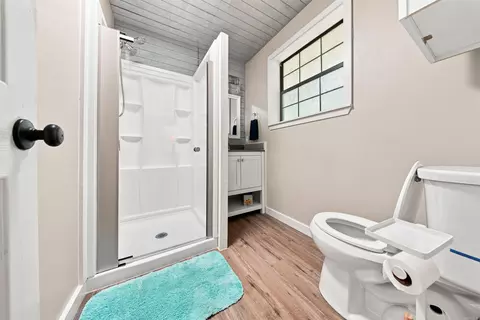 Bath - 2624 White Tail St, Benton, AR 72019 photo 2 of 2
