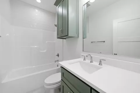 Bath - 1645 Nantucket, Conway, AR 72034 photo 8 of 8