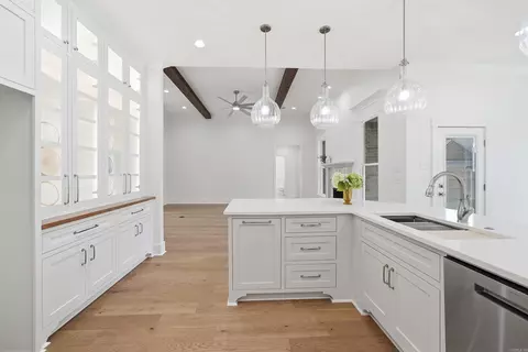 Kitchen - 1645 Nantucket, Conway, AR 72034 photo 1 of 6