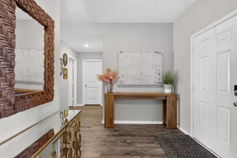 Entry Way - 2136 Dandelion Dr, Benton, AR 72019 photo 1 of 3