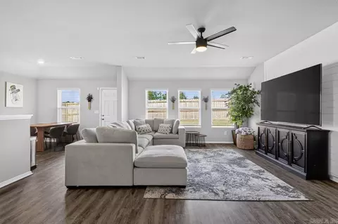 Other - 2136 Dandelion Dr, Benton, AR 72019 photo 2 of 8