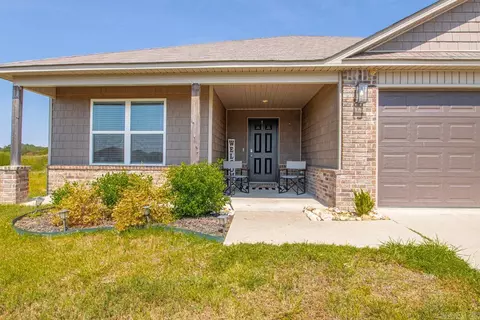 Exterior - 2136 Dandelion Dr, Benton, AR 72019 photo 2 of 5