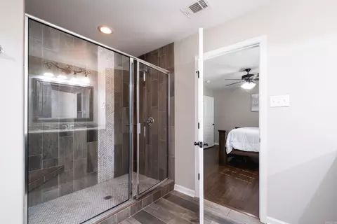 Bath - 5009 Clover Brook Dr, Bryant, AR 72022 photo 4 of 5