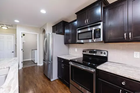 Kitchen - 5009 Clover Brook Dr, Bryant, AR 72022 photo 4 of 5