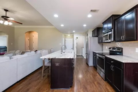 Kitchen - 5009 Clover Brook Dr, Bryant, AR 72022 photo 2 of 5