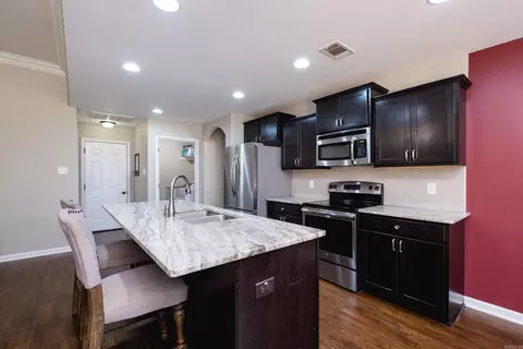 Kitchen - 5009 Clover Brook Dr, Bryant, AR 72022 photo 3 of 5