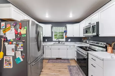 Kitchen - 4252 Bellfonte Rd, Harrison, AR 72601 photo 1 of 3