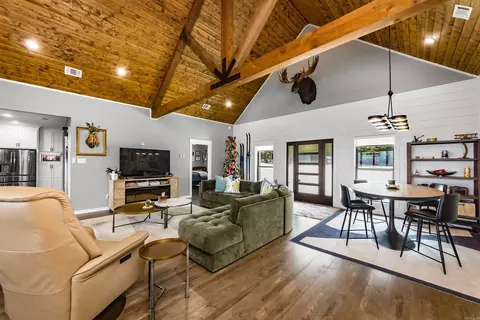 Living - 149 Sawyer Rd, Quitman, AR 72131 photo 2 of 4