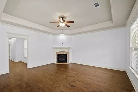 Living - 305 Prospect Park Loop, Bryant, AR 72022 photo 1 of 5