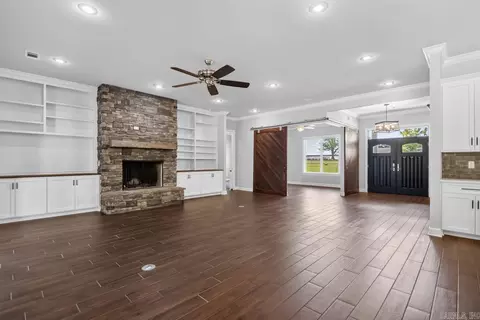 Living - 4040 Vineyard Way, Alexander, AR 72002 photo 3 of 3