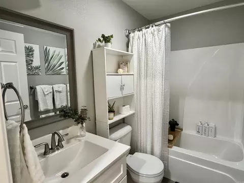 Bath - 134 Greg Sneed Dr, Quitman, AR 72131 photo 2 of 4