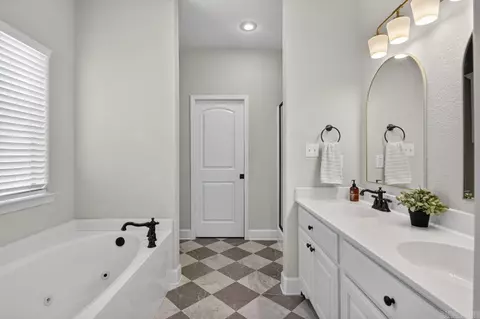 Entry Way - 1225 Crosspoint, Conway, AR 72034 photo 2 of 2