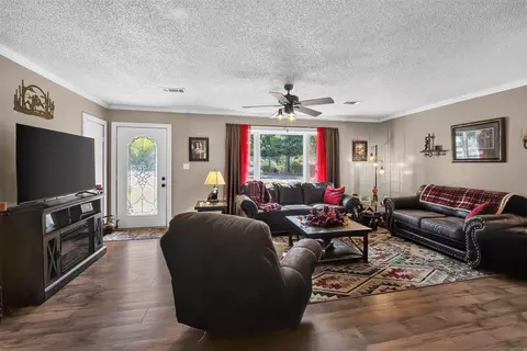 Living - 227 Central Ave, Norman, AR 71960 photo 3 of 3
