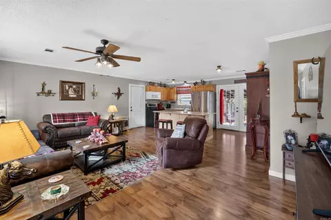 Living - 227 Central Ave, Norman, AR 71960 photo 2 of 3