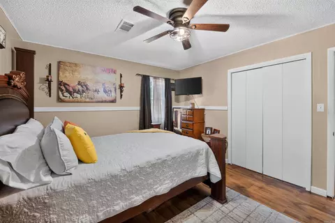Bedroom - 227 Central Ave, Norman, AR 71960 photo 3 of 5