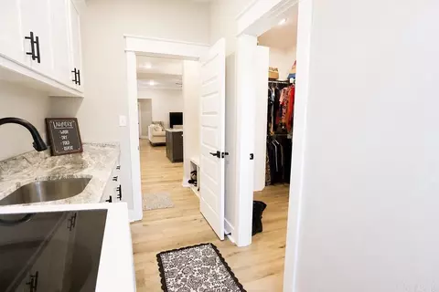 Entry Way - 1 Whippoorwill Dr, Greenbrier, AR 72058 photo 6 of 6