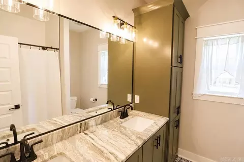 Bath - 1 Whippoorwill Dr, Greenbrier, AR 72058 photo 6 of 7