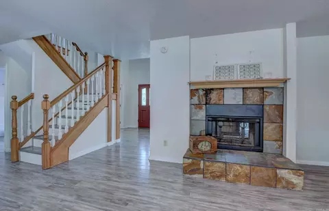 Living - 1400 Cedar Dr, Bryant, AR 72022 photo 2 of 5