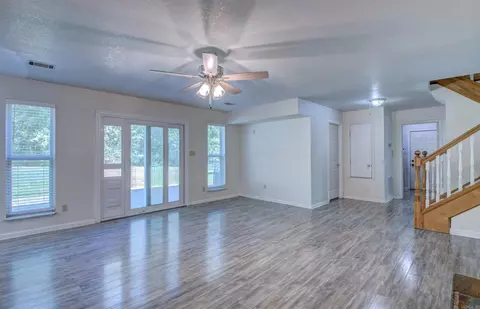 Living - 1400 Cedar Dr, Bryant, AR 72022 photo 4 of 5