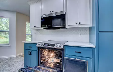 Kitchen - 1400 Cedar Dr, Bryant, AR 72022 photo 7 of 8
