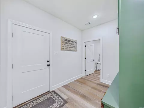 Entry Way - 15 Denali Cv, Cabot, AR 72023 photo 3 of 5