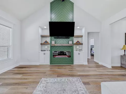 Living - 15 Denali Cv, Cabot, AR 72023 photo 4 of 4