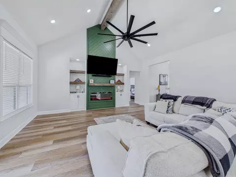 Living - 15 Denali Cv, Cabot, AR 72023 photo 2 of 4
