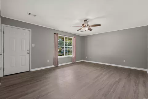 Living - 307 Ray St, Cabot, AR 72023 photo 2 of 3