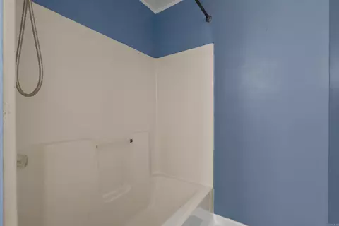 Bath - 307 Ray St, Cabot, AR 72023 photo 2 of 3