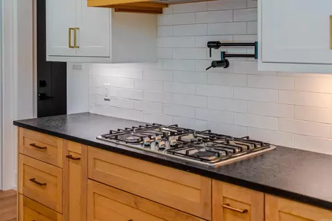 Kitchen - 6032 Charley Pl, Benton, AR 72019 photo 7 of 8
