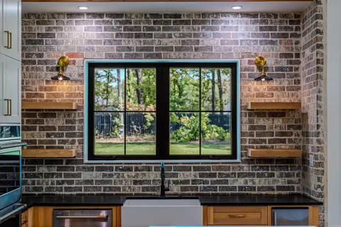 Kitchen - 6032 Charley Pl, Benton, AR 72019 photo 5 of 8