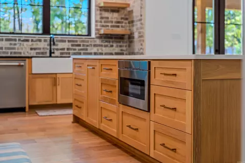 Kitchen - 6032 Charley Pl, Benton, AR 72019 photo 8 of 8
