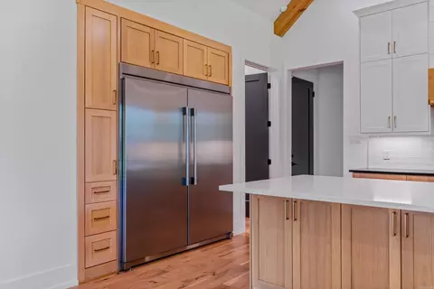 Kitchen - 6032 Charley Pl, Benton, AR 72019 photo 6 of 8
