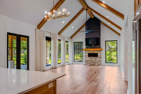 Living - 6032 Charley Pl, Benton, AR 72019 photo 2 of 4