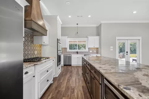 Kitchen - 18 Brookeview, Greenbrier, AR 72058 photo 2 of 2