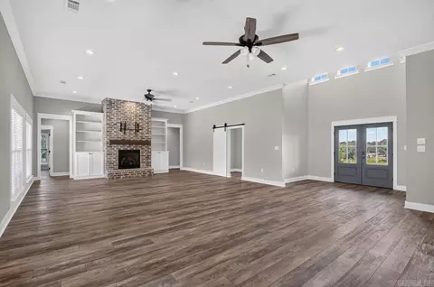 Living - 18 Brookeview, Greenbrier, AR 72058 photo 3 of 5