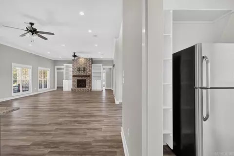 Entry Way - 18 Brookeview, Greenbrier, AR 72058 photo 2 of 7