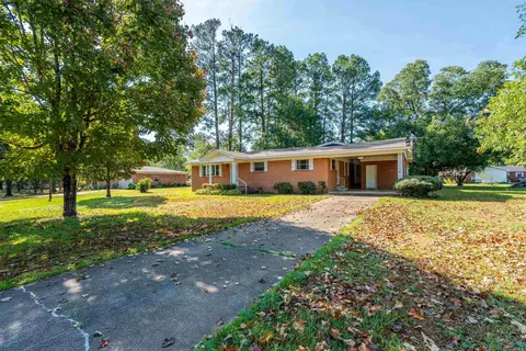 Exterior - 243 Windcrest Dr, Malvern, AR 72104 photo 9 of 11