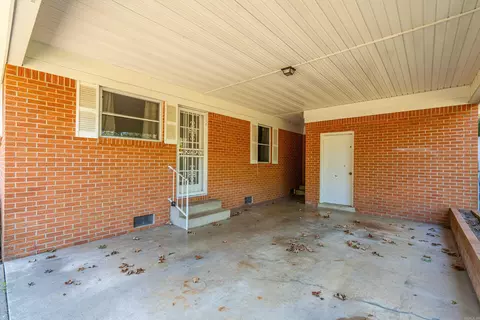 Exterior - 243 Windcrest Dr, Malvern, AR 72104 photo 3 of 11
