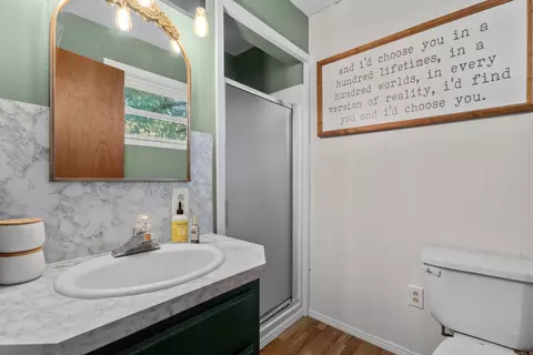 Bath - 243 Windcrest Dr, Malvern, AR 72104 photo 1 of 3