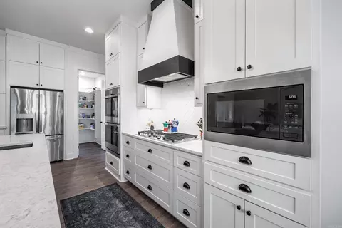 Kitchen - 3 Eagle Cv, Maumelle, AR 72113 photo 3 of 8