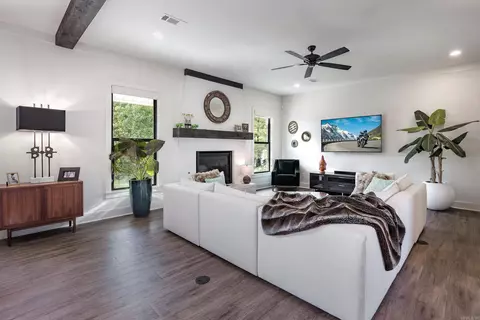 Living - 3 Eagle Cv, Maumelle, AR 72113 photo 1 of 5