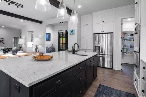 Kitchen - 3 Eagle Cv, Maumelle, AR 72113 photo 4 of 8