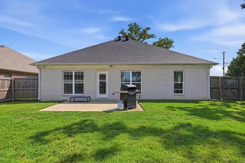 Exterior - 1400 Siebenmorgen Rd, Conway, AR 72032 photo 9 of 11