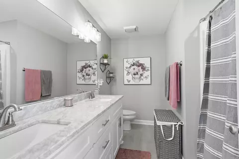Bath - 1400 Siebenmorgen Rd, Conway, AR 72032 photo 2 of 5