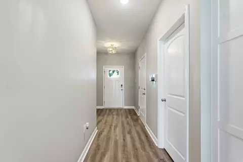 Entry Way - 1400 Siebenmorgen Rd, Conway, AR 72032 photo 8 of 8
